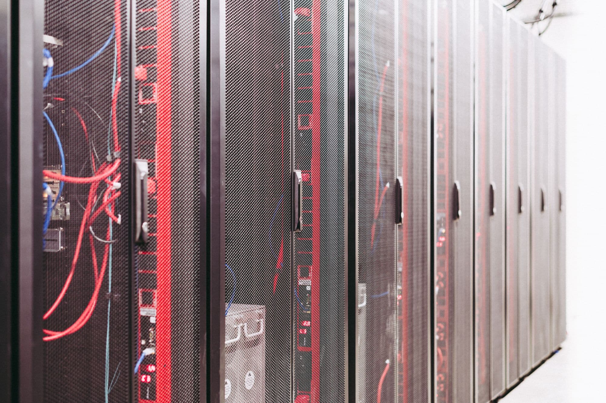 Infrastruktur server sebagai fondasi sistem digital